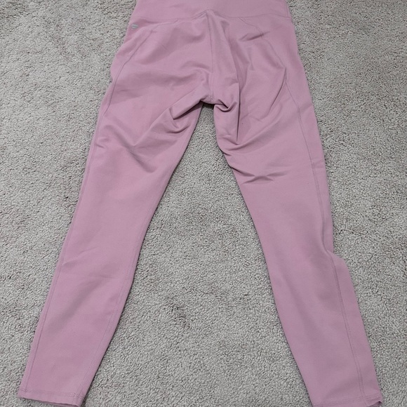 Fabletics Powerhold leggings in PINK - Picture 4 of 4